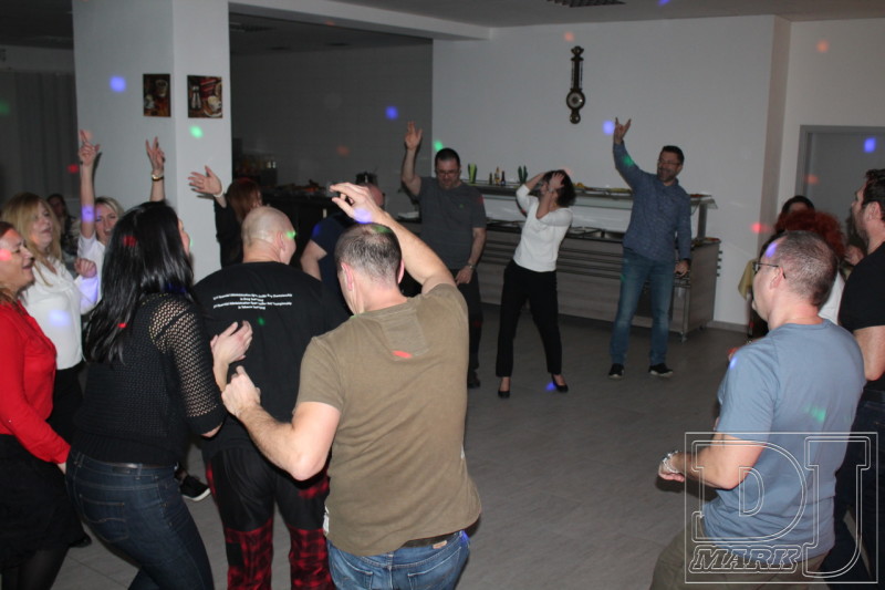 Oslava vo Veľkom Mederi ( Veľký Meder - okr. Dunajská Streda, Dj MARK - dj na oslavy )